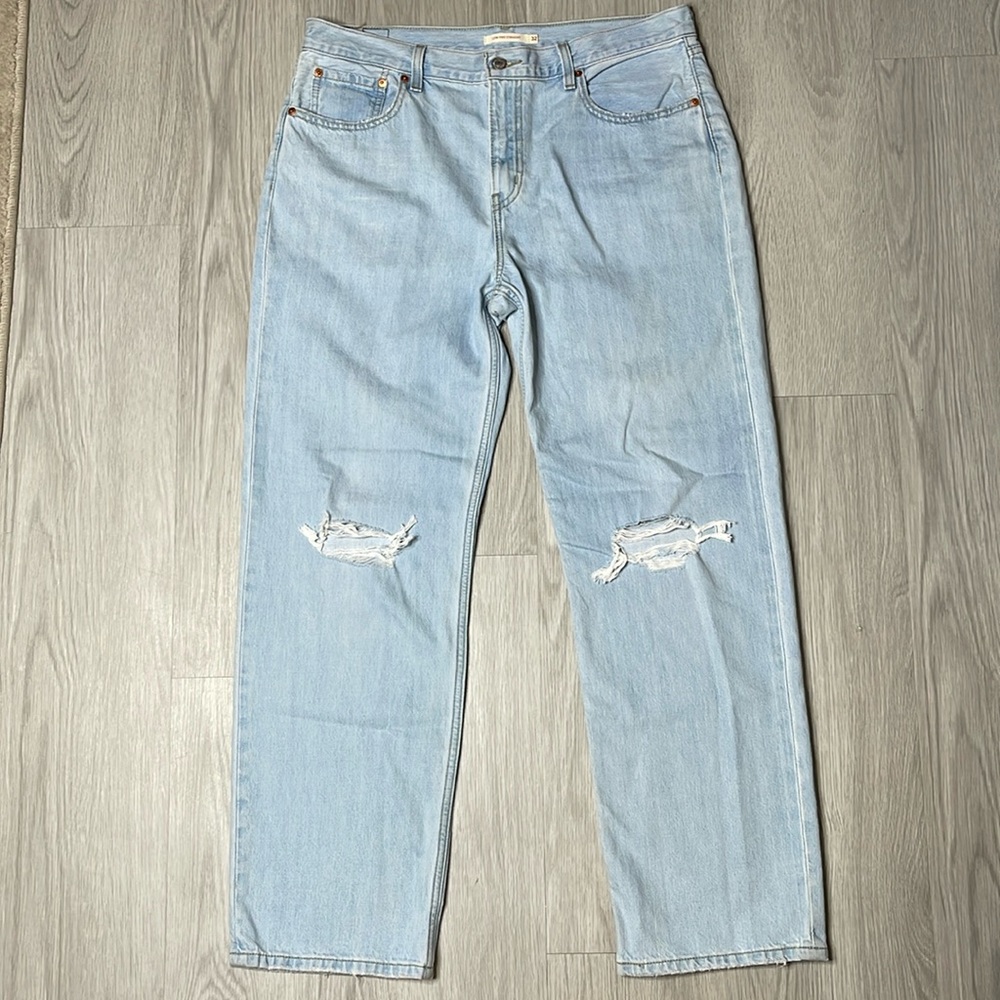 NWOT Baggy Levi’s Low pro straight jeans
